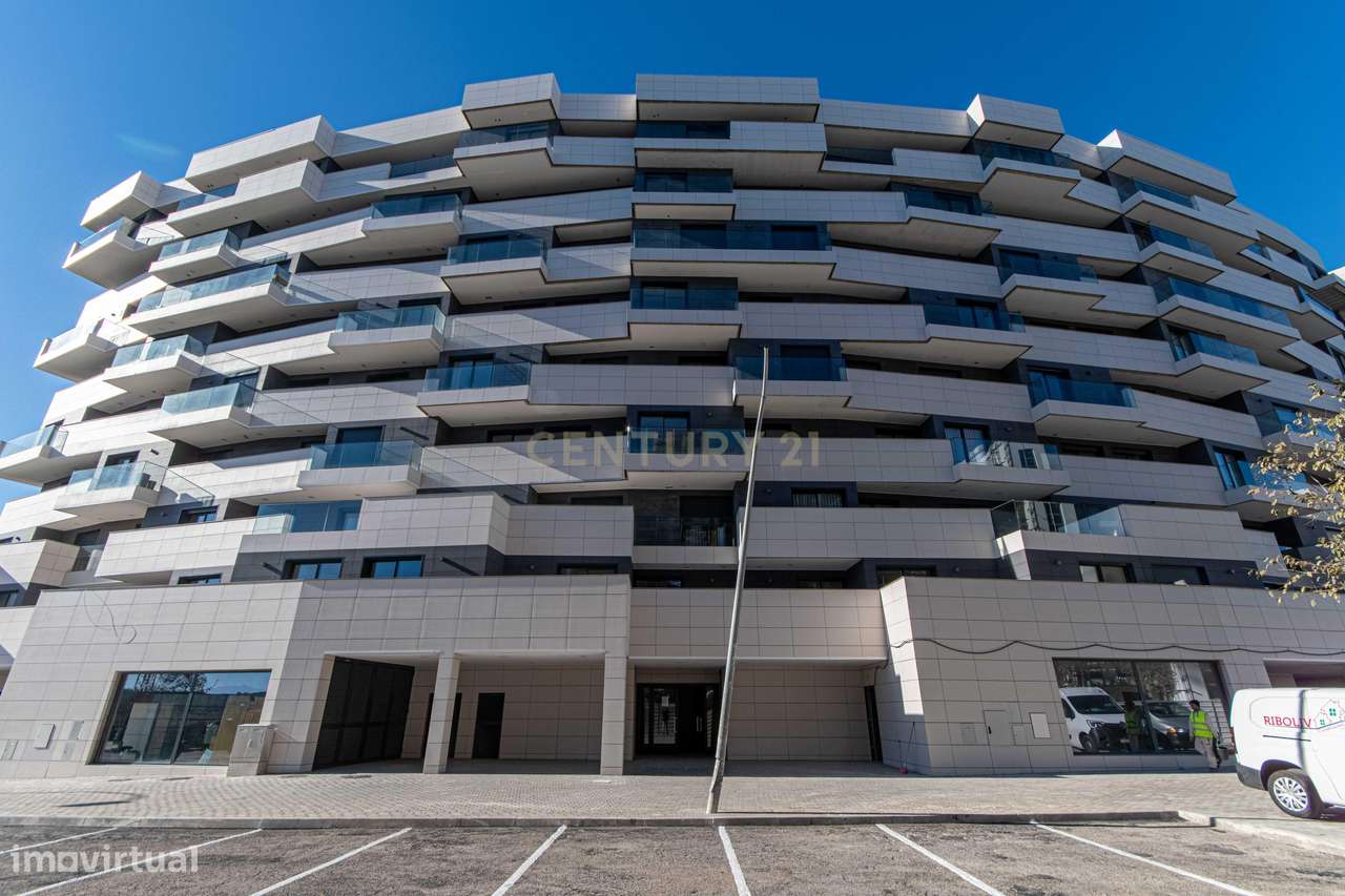 Penthouse T5 de luxo com vista rio – Carnaxide-36