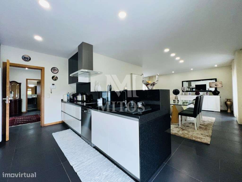 Moradia T4 para venda em Mazarefes - Viana do Castelo - Grande imagem: 4/25