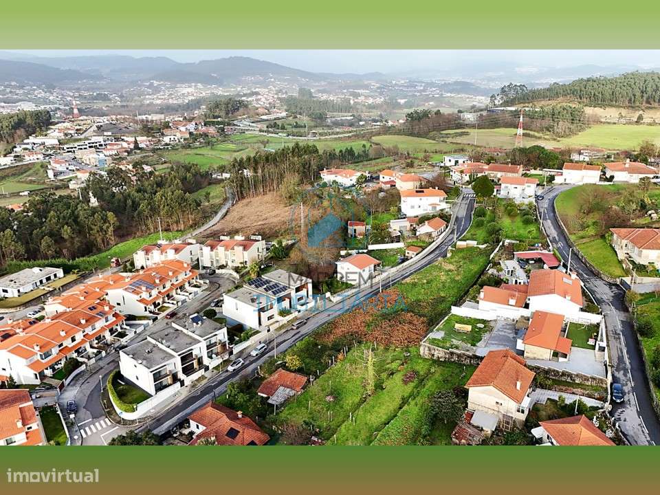 Terreno urbano c/87m de frente e Casa em pedra p/restauro-23