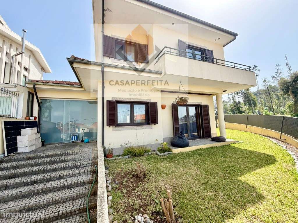 Luminosa Moradia T3+1 de 4 Frentes com Jardim, Escritório e Anexo -...-33