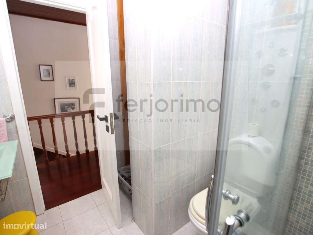 Moradia Geminada T3 com Vista Deslumbrante sobre Guimarães-30