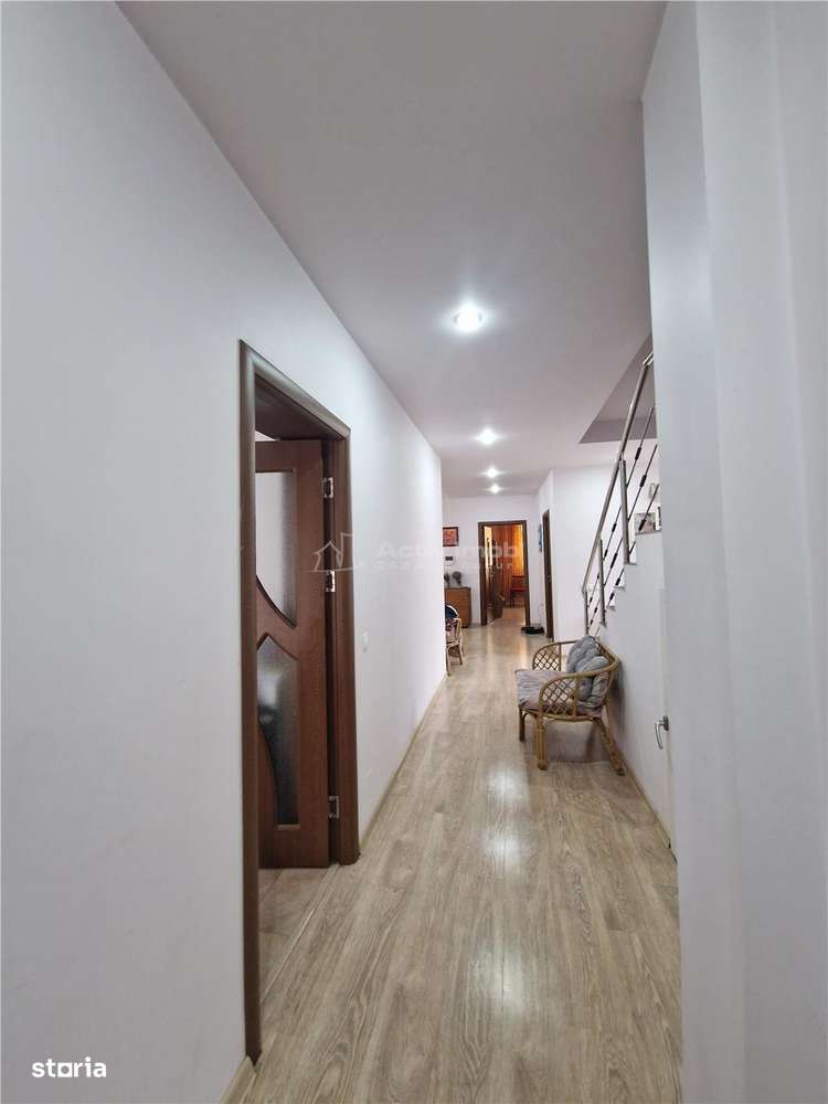 Casa P+P+E , eleganta,teren 409 mp - Ciuperca - Imagine principală: 4/10