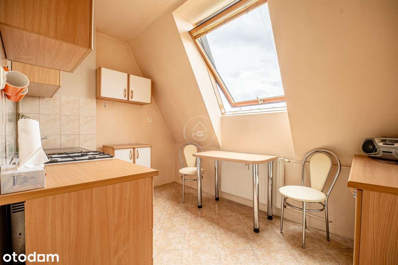 Kawalerka z potencjałem / balkon / parking / cegł - Pełny obrazek: 4/7