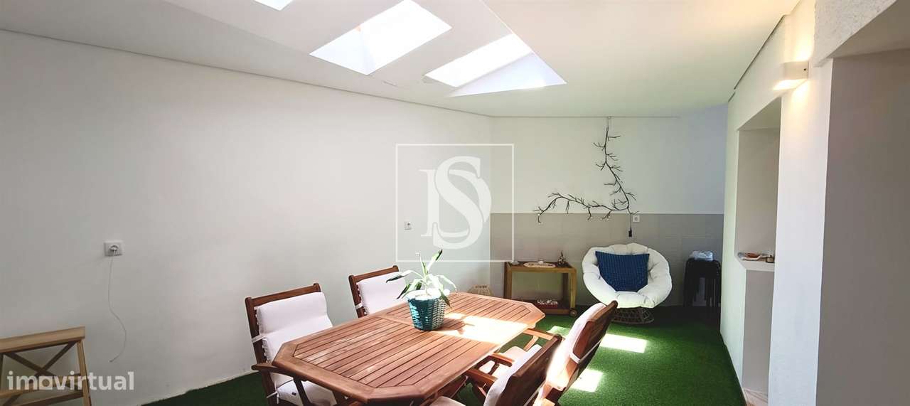 Andar Moradia, T2, Totalmente Renovado, junto à Praia (Lavra)-22