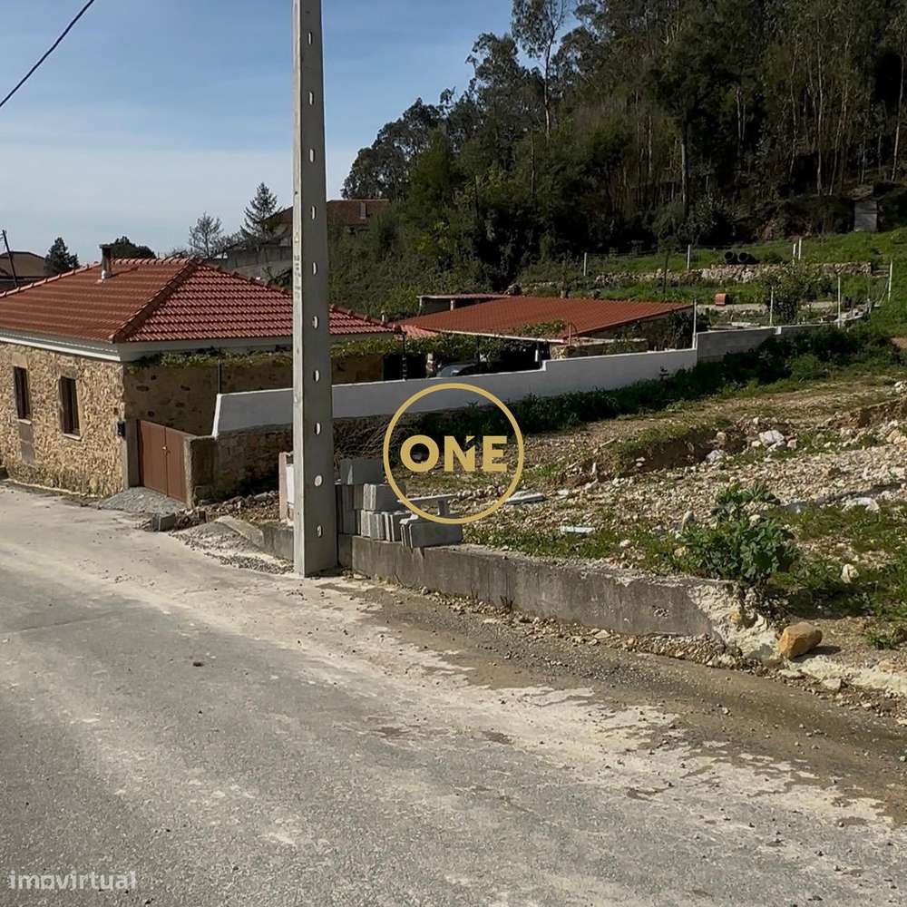 Terreno com projeto aprovado para construção de 2 Moradias - Grande imagem: 4/13