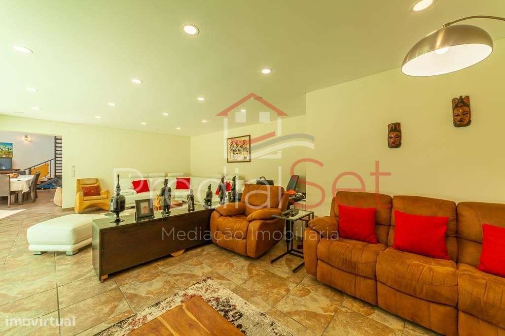 Quinta com Moradia de 6 assoalhadas com piscina - Loures-Lisboa-24