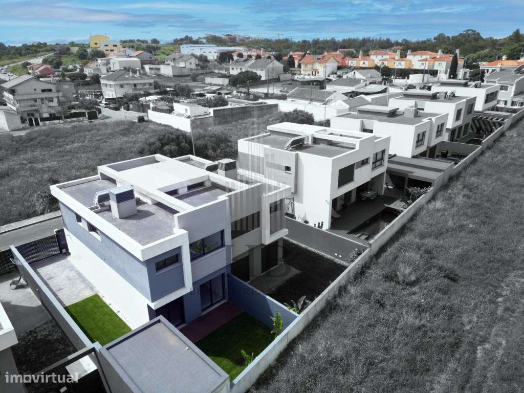 Moradia T3 com Jardim em Bicesse | Cascais-40