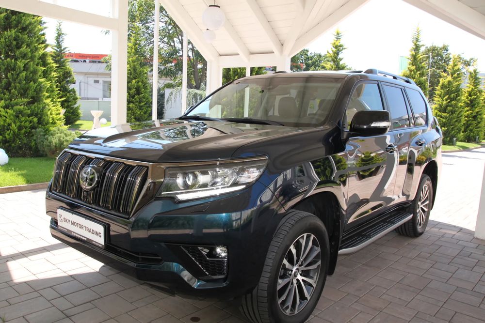 Toyota Land Cruiser 2.8l D-4D 204 CP A/T 7 locuri Luxury AVS Black 2023