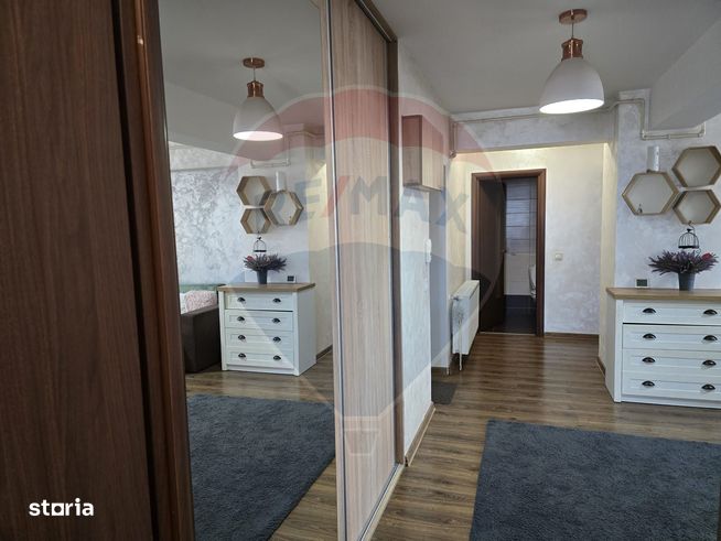 Apartament cu 3 camere de vânzare, cartier FIALD-13