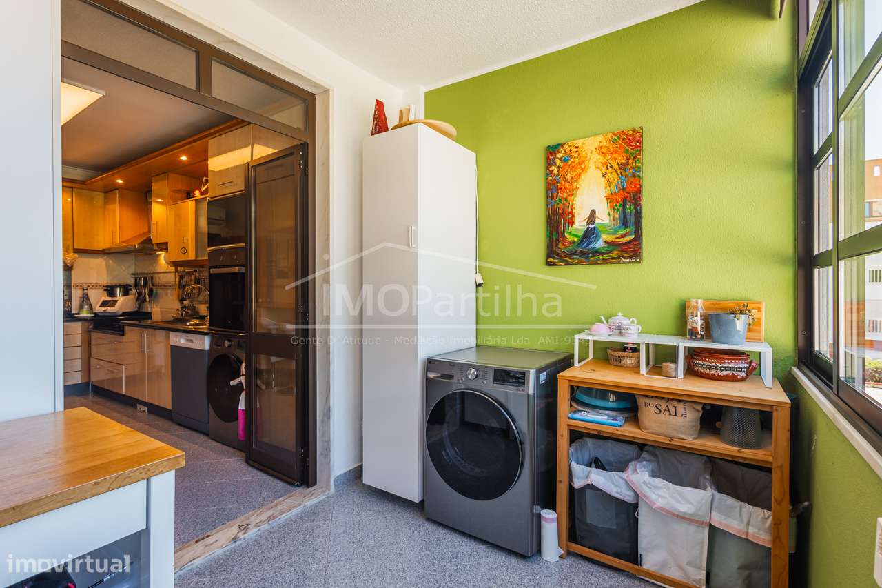 T3 C/ Terraço e Garagem Box em Porto Salvo - Oeiras-5