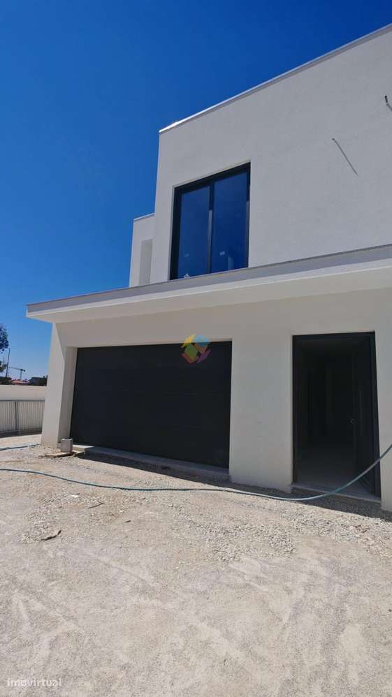 Moradia Geminada T3 Santa Maria de Lamas-1