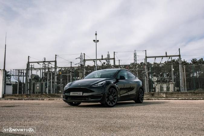 Tesla Model Y Performance Dual Motor AWD - 23