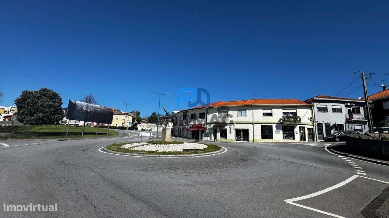 INVESTIMENTO: MORADIA para Remodelação T4 no Souto, São Cosme - Grande imagem: 4/17