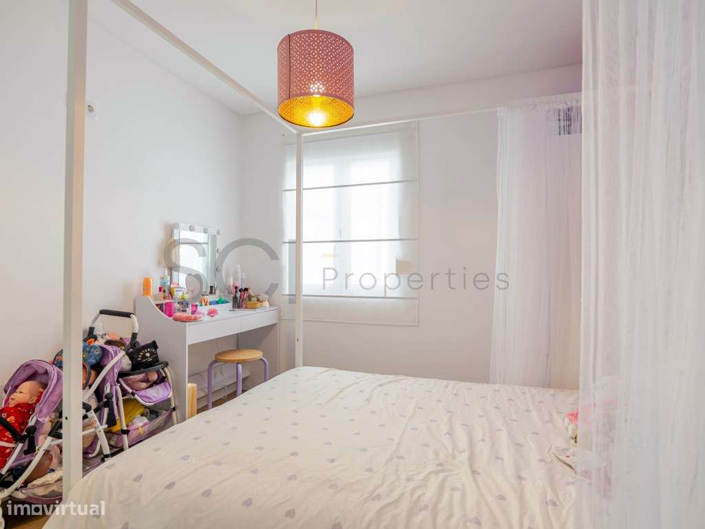 Moradia T3 com piscina nas Quintinhas, Charneca da Caparica. Estilo...-19