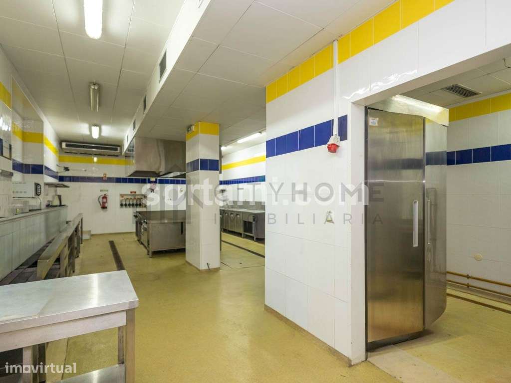 Espaço Comercial de 425m² no Coração de Faro-38