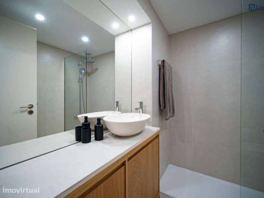 T4+1 de 200m² Renovado com 2 Suites-31