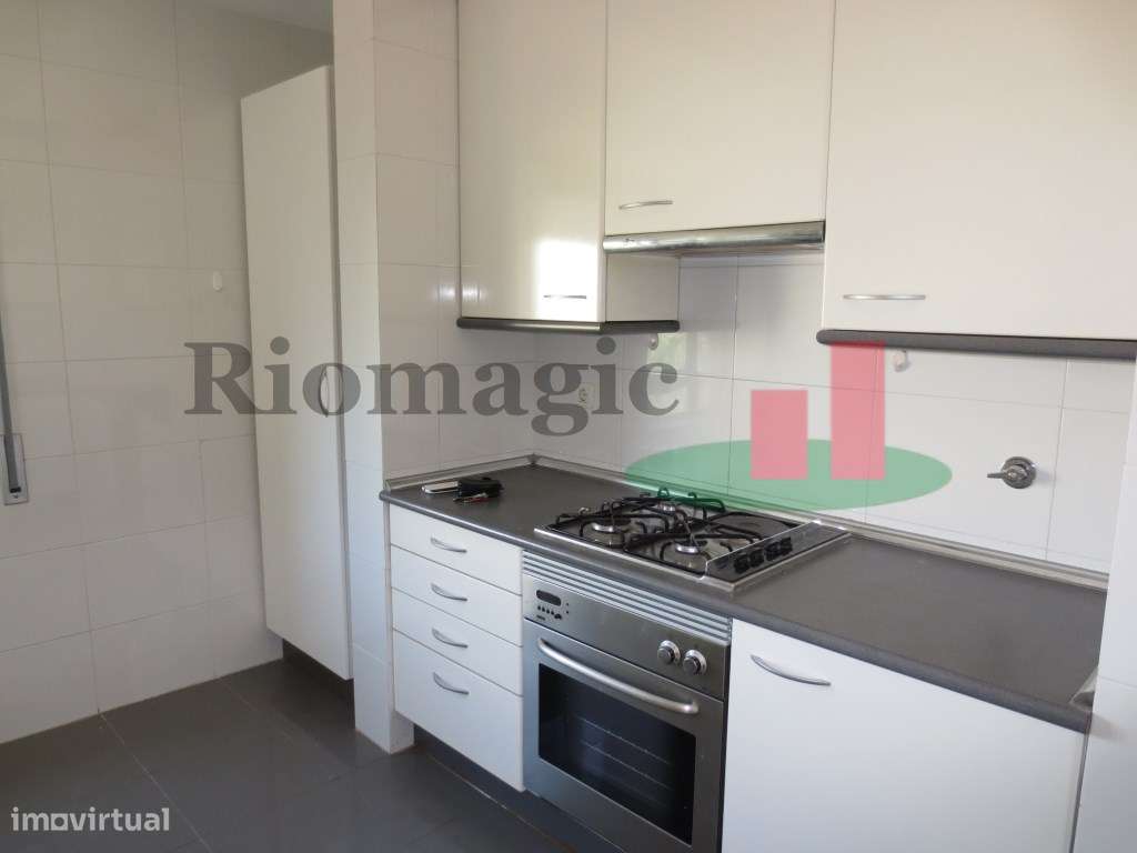 Lisboa - Apartamento T3 com Varanda vista Rio no Parque das Nações - Grande imagem: 4/13