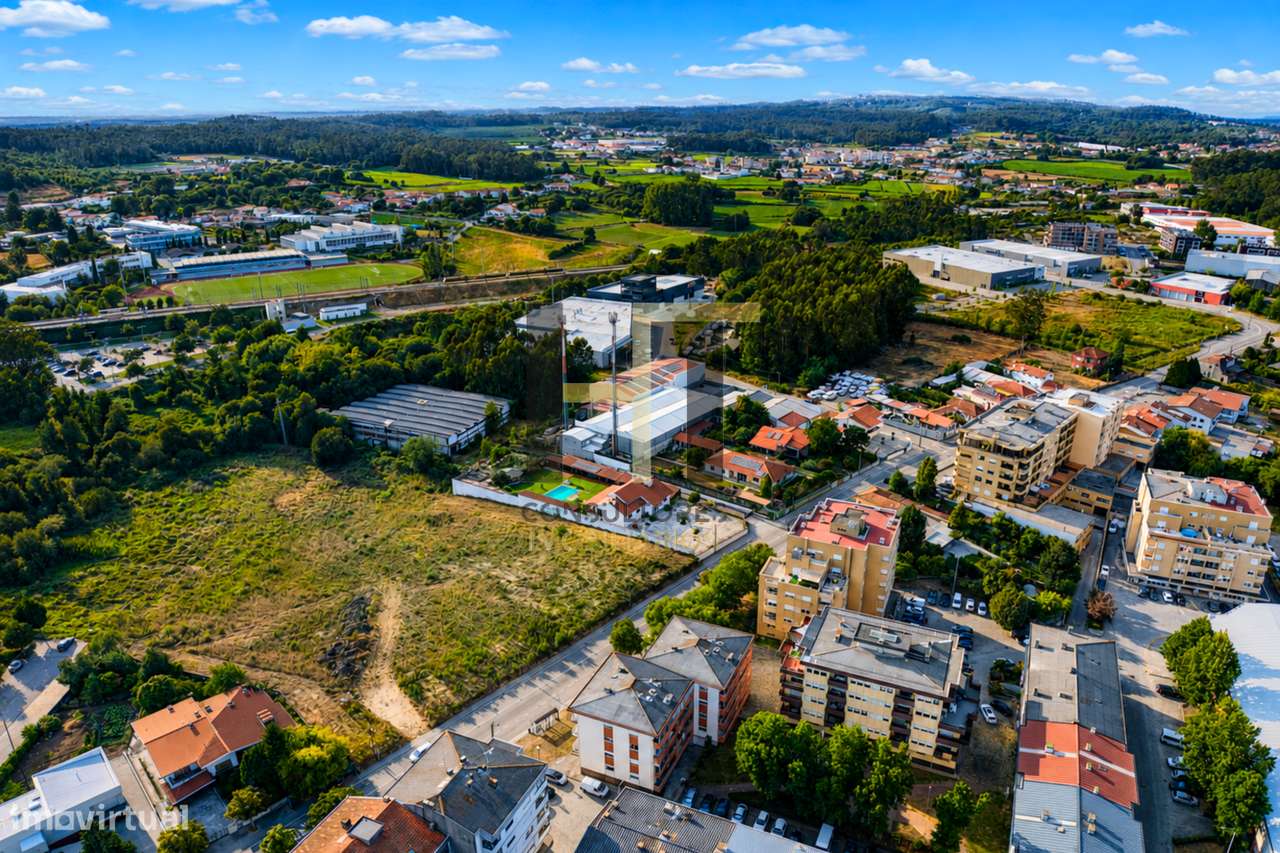 Apartamento T3 com Garagem e Duas Varandas a 5 Minutos do Metro e do I-23