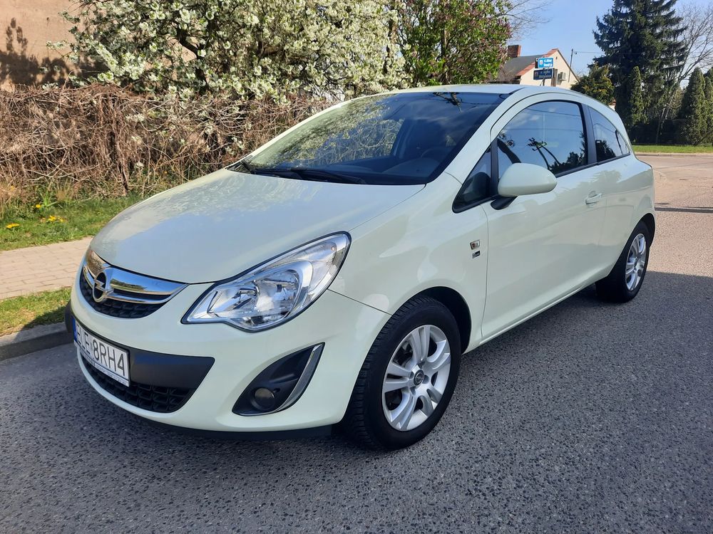 Opel Corsa D 1.4 16V Color Stripes 2012