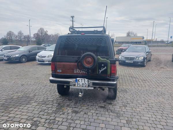 Ford Bronco - 16