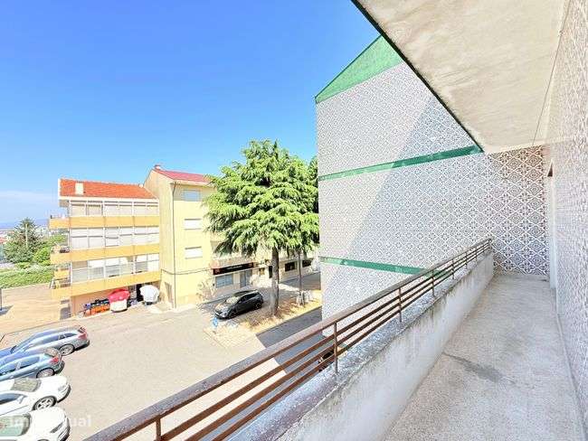 Apartamento T3 com Varanda e Garagem - Centro de Ermesinde:-9