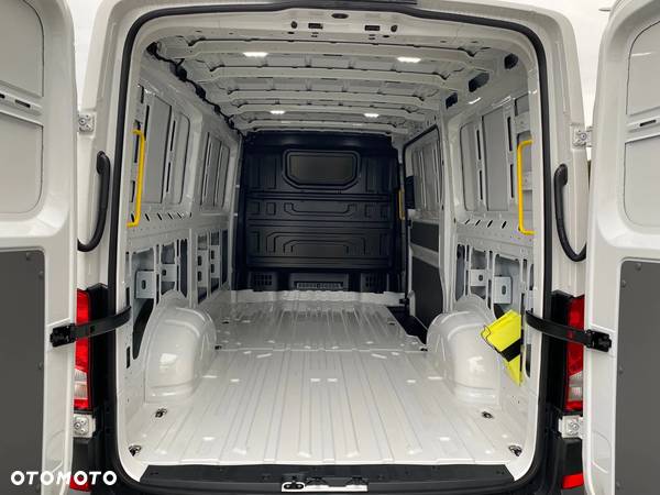 Volkswagen Crafter - 13