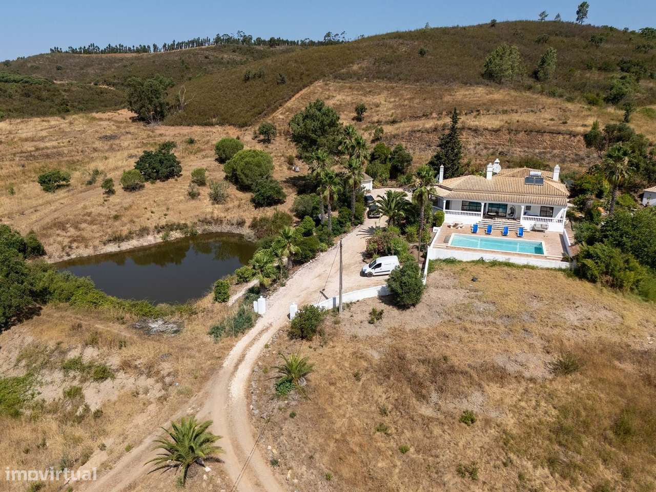 MORADIA  COM PISCINA, RUINA  E LAGO NATURAL PRÓXIMA DE LAGOS - BARRAGE-30