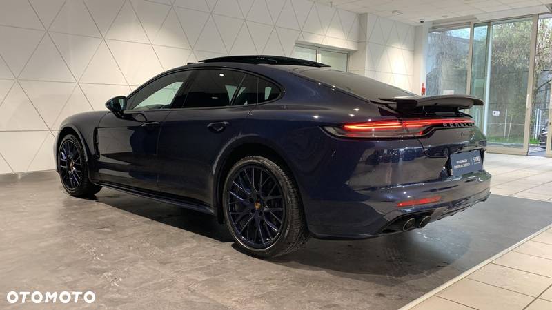 Porsche Panamera 4 Platinum Edition - 3