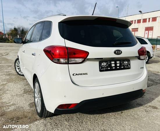 Kia Carens - 3