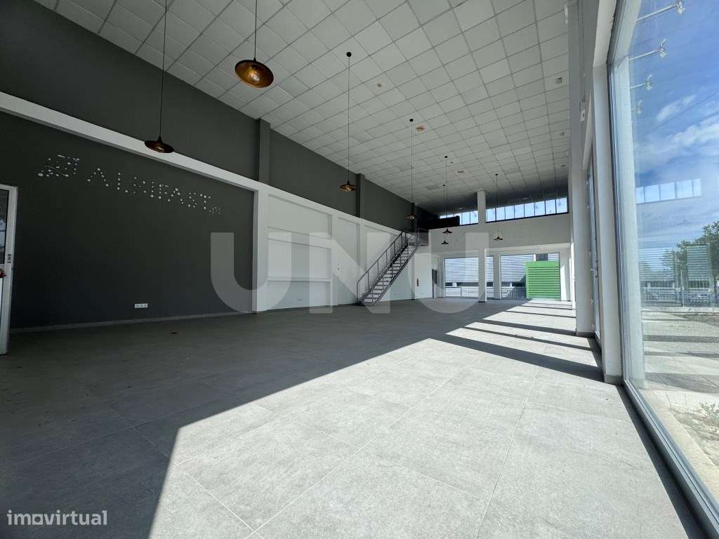 Pavilhão com 170m2 de área - Zona Industrial - Grande imagem: 3/7