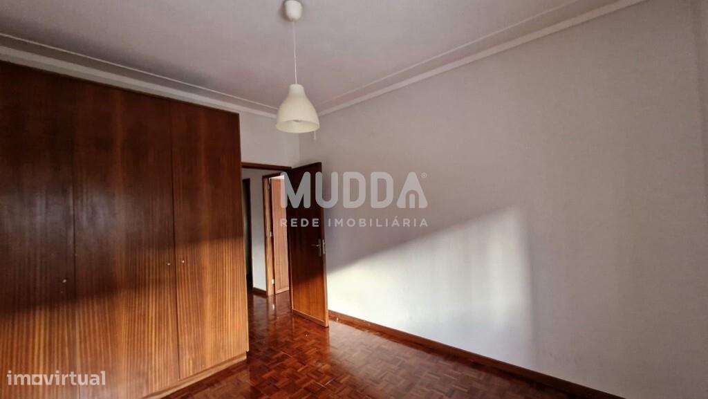 T4 com garagem | Habitação Própria ou Investimento  | Localização exce-6