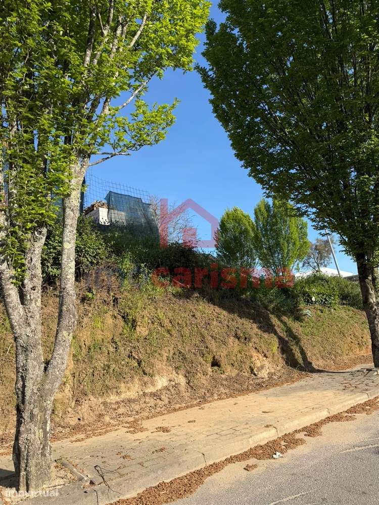 Lote de Terreno para Construção com 536m2 em Pombeiro Ribavizela, Felg-1