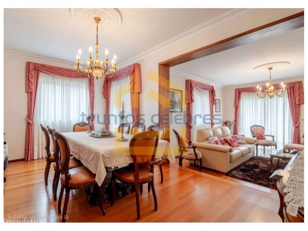 Moradia T4 de 4 Frentes Renovada inserida num lote de 1450m2 | Laún...-6