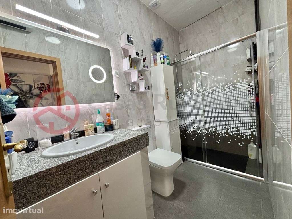 Moradia T2 com anexo, zona de lazer, na Charneca da Caparica-21