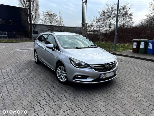 Opel Astra IV 1.6 CDTI Cosmo - 2