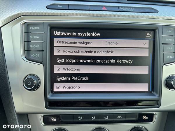 Volkswagen Passat Variant 1.6 TDI (BlueMotion Technology) Comfortline - 22