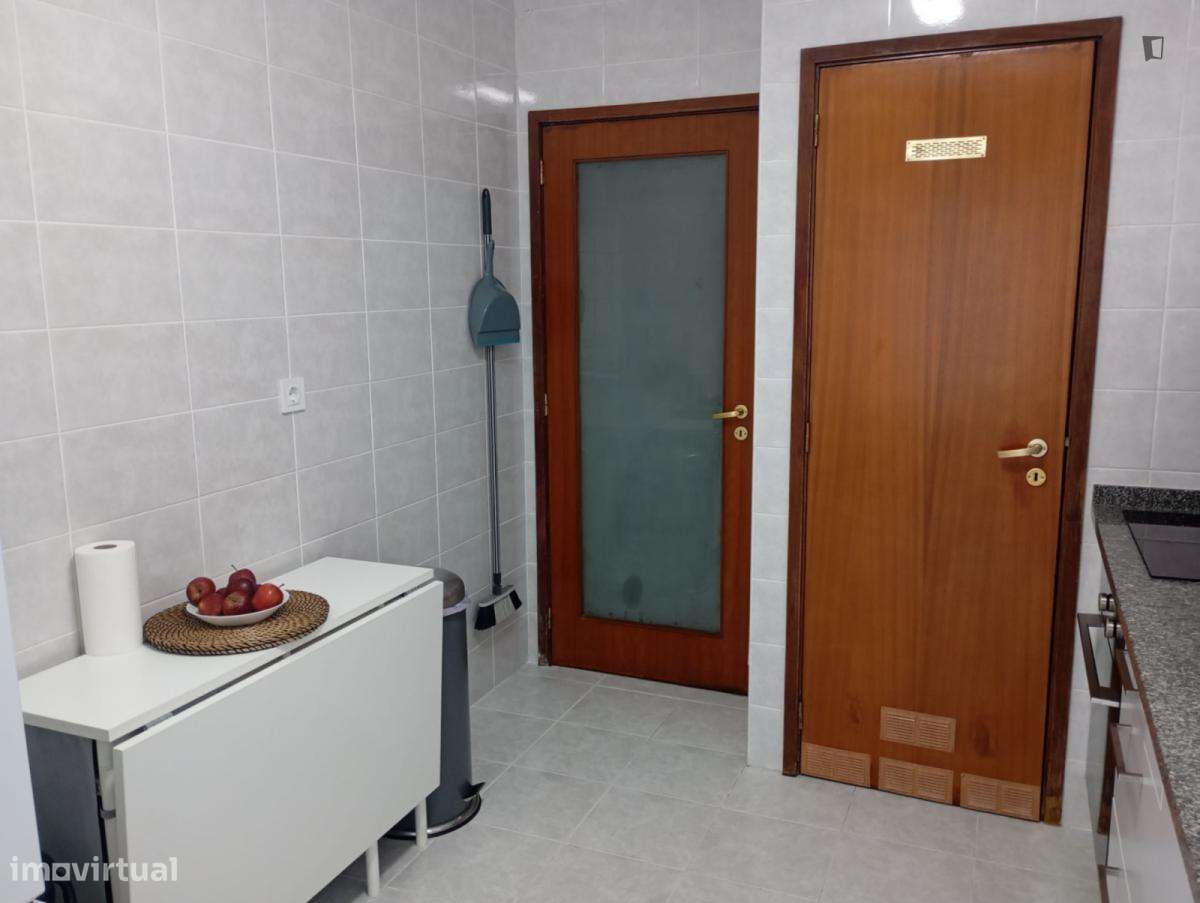 Quarto - localizado em Campanhã Porto - Grande imagem: 5/10