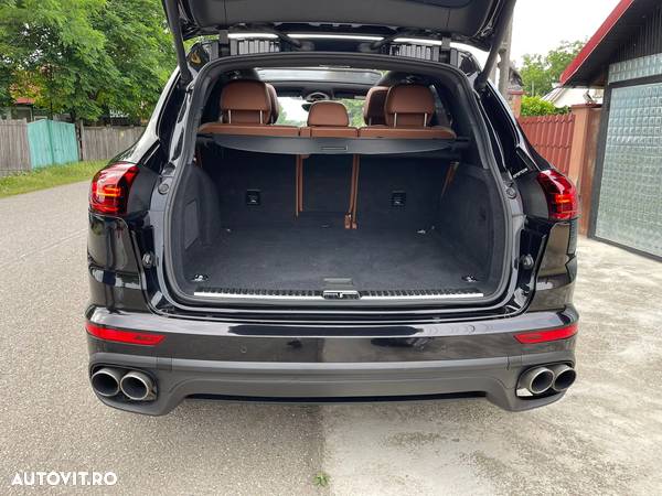 Porsche Cayenne E-Hybrid Tiptronic S Platinum Edition - 10