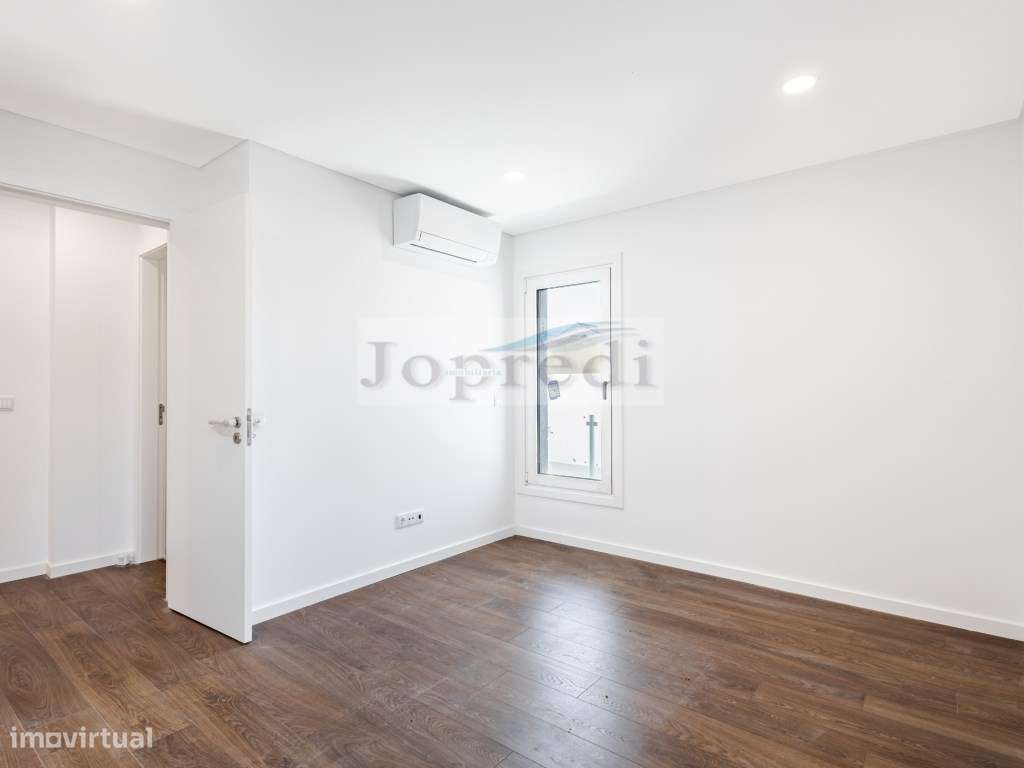 Moradia Geminada T4 nova-21