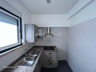 Excelente apartamento T2 renovado na zona histórica de Tomar - Grande imagem: 2/19