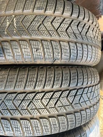 vând 4 anvelope 235/55/19 Pirelli de iarnă ca noi - 2