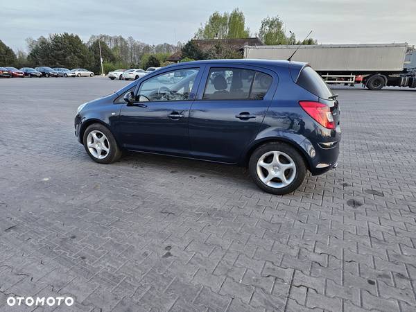 Opel Corsa 1.4 16V Selection - 4