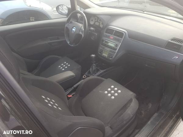 Dezmembrez  fiat grande punto sporting 1.4 16v 2007 - 4