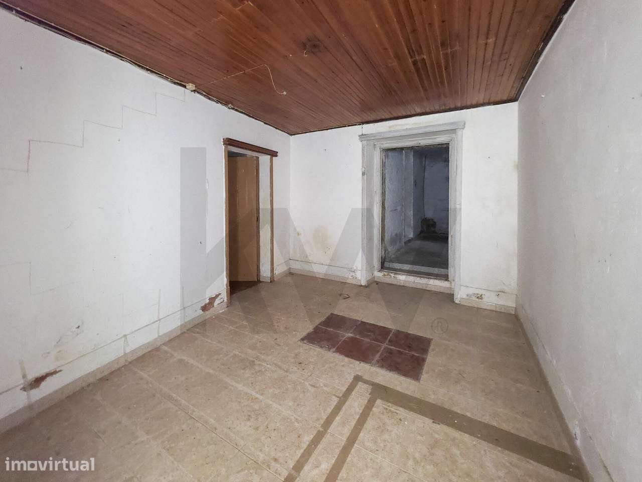 Moradia T5 com vista Mar para Recuperar em Ribeira das Tainhas - Grande imagem: 3/43