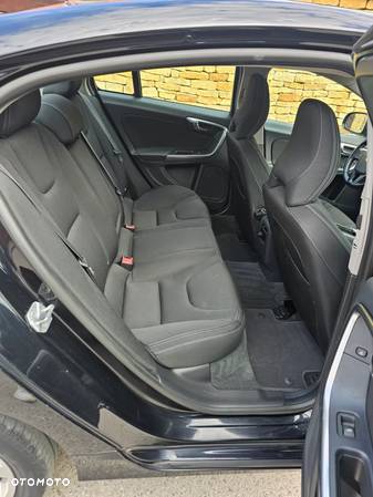 Volvo S60 D2 Kinetic - 21