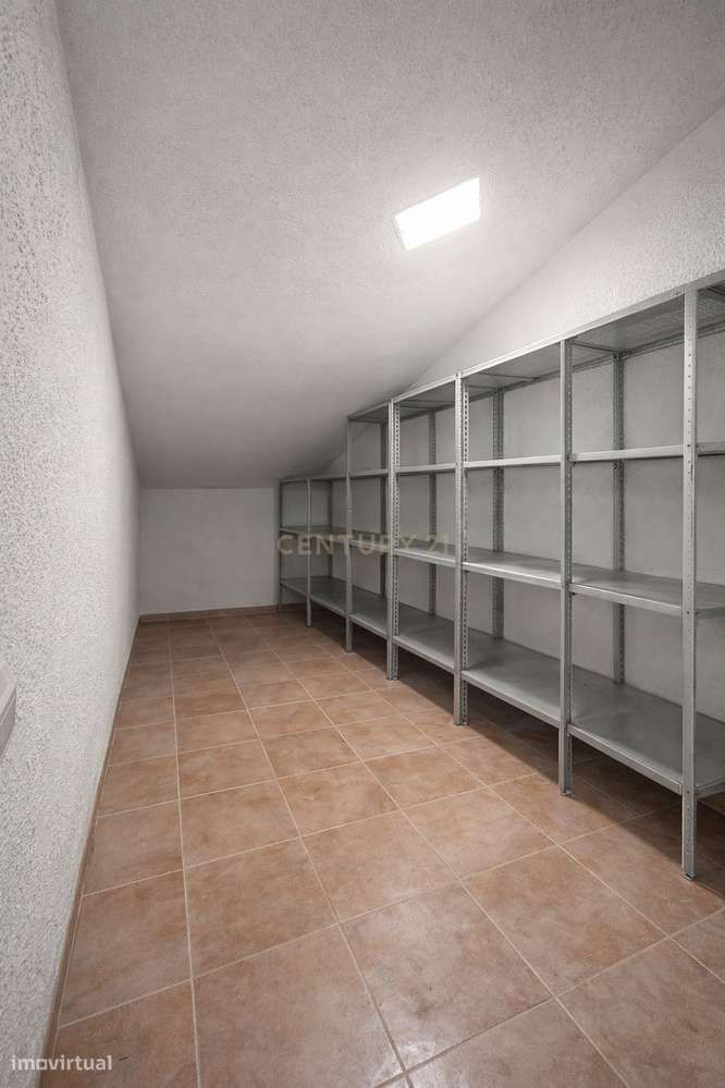 T3 153 m² com varanda | Garagem + 1 lugar de parqueamento a porta | Sa-7