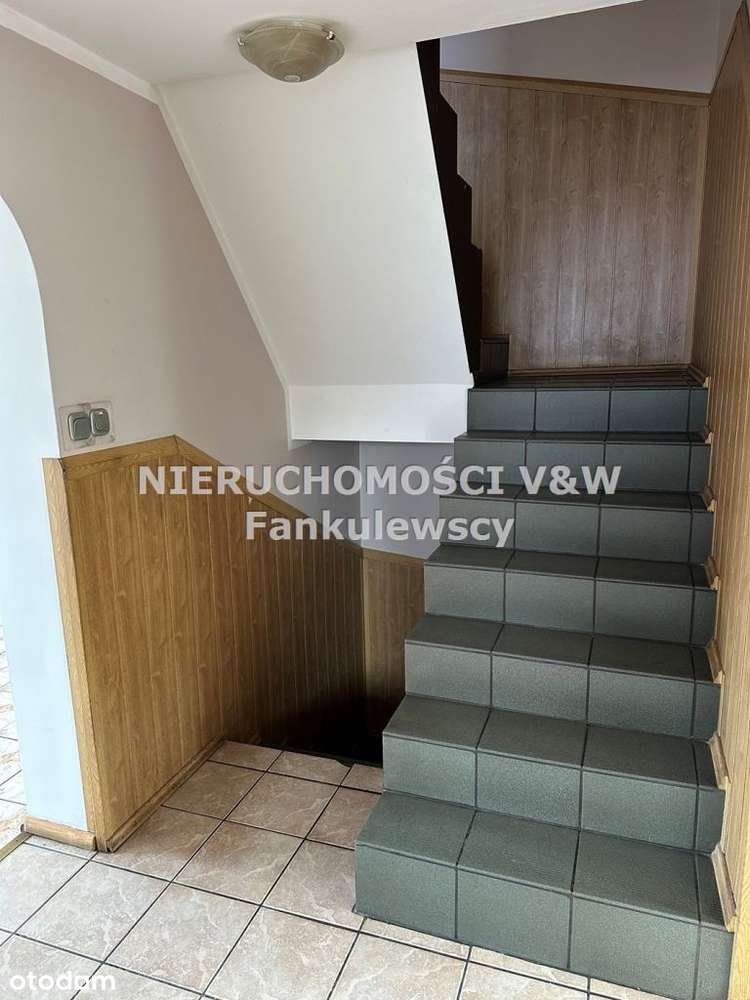 Piękny bliźniak z idealną lokalizacją i widokiem-16