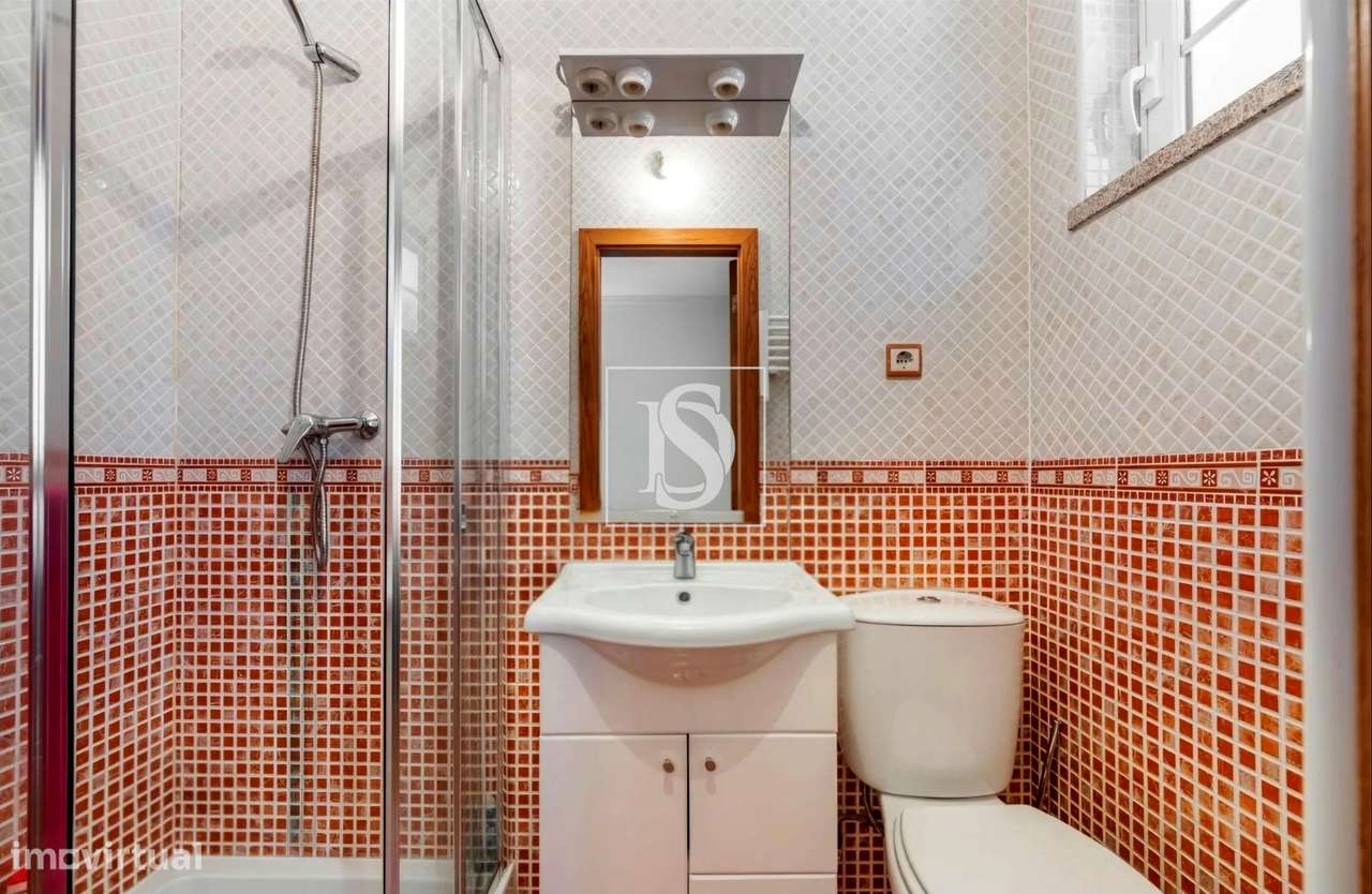 Moradia Independente T6 com 6 suítes e Piscina-22