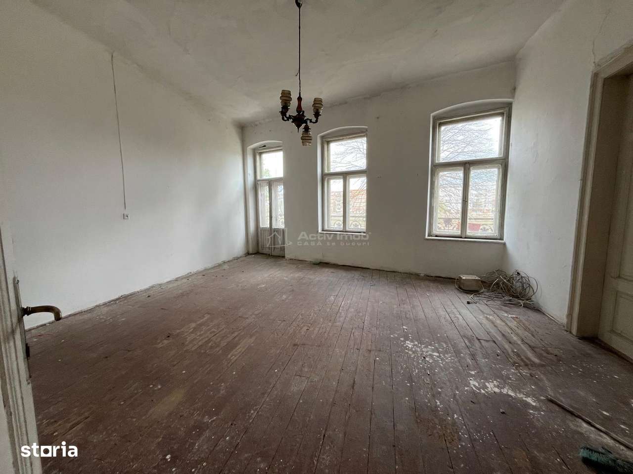 Lugoj, Ap., 4 Cam., 143 Mp., Ultracentral - Imagine principală: 4/20