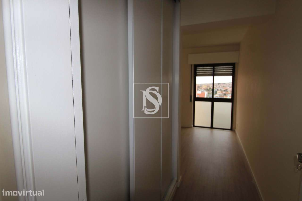 Apartamento T2 na Tapada das Mercês-6